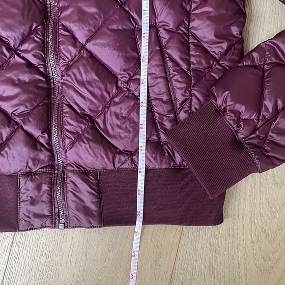 Aritzia TNA Down League Bomber Cranberry Small - Picture 3 of 11
